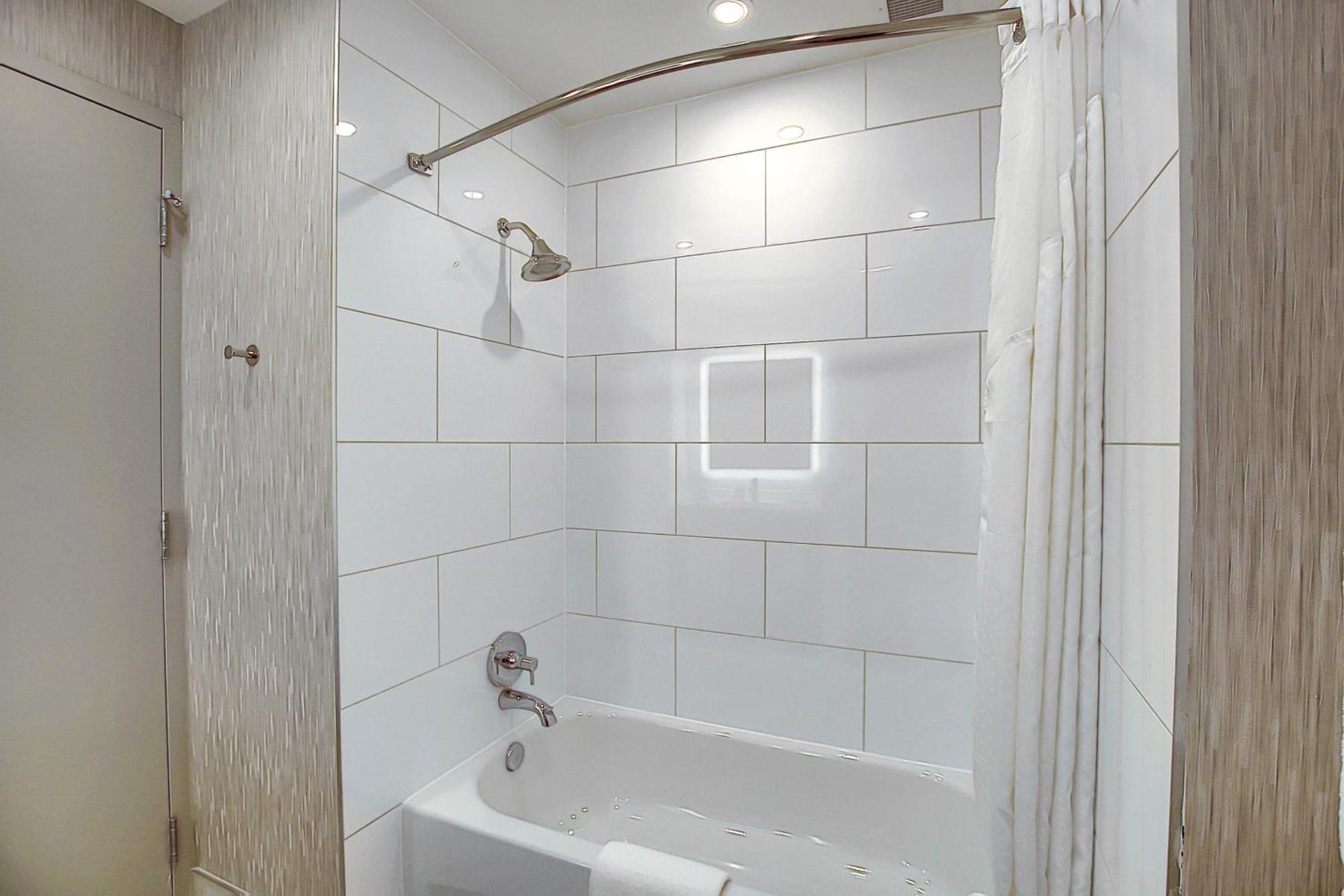 Holiday Inn Express & Suites - Calgary Airport Trail Ne By Ihg Экстерьер фото