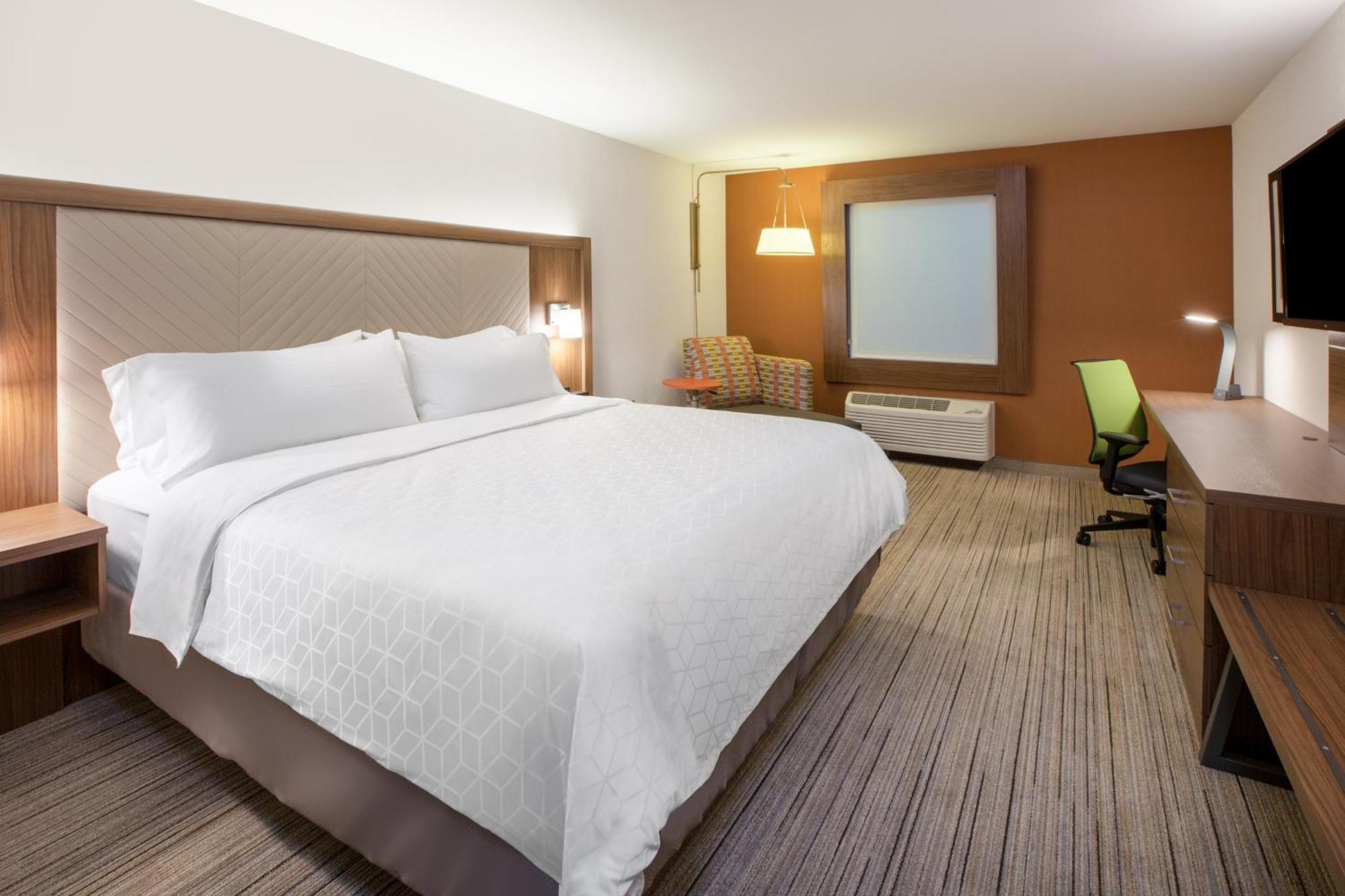 Holiday Inn Express & Suites - Calgary Airport Trail Ne By Ihg Экстерьер фото