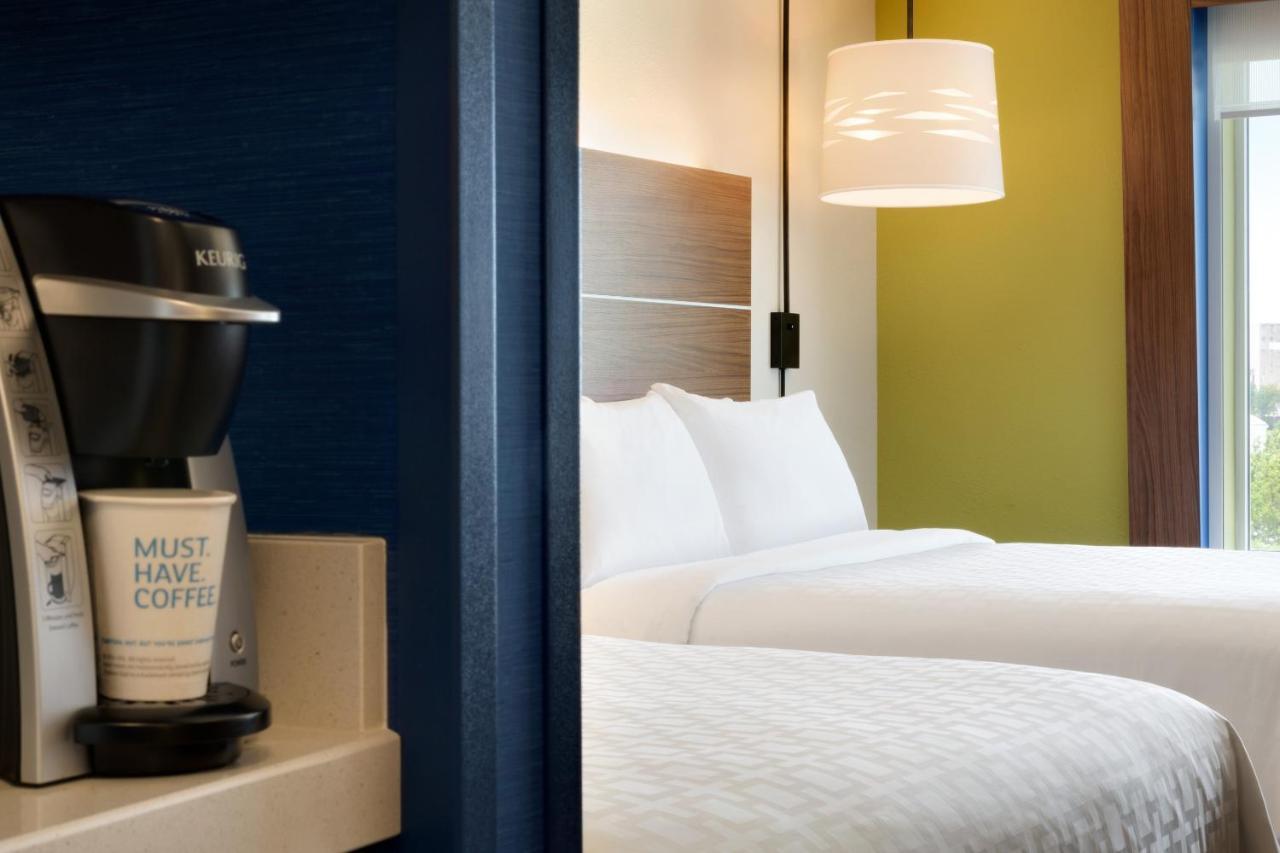 Holiday Inn Express & Suites - Calgary Airport Trail Ne By Ihg Экстерьер фото